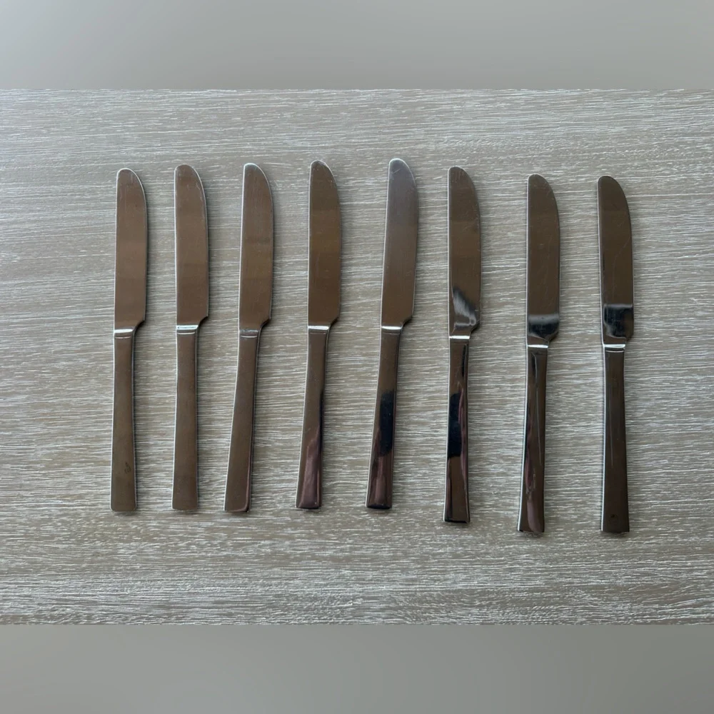 Calvin Klein York 18/10 Stainless Steel Flatware Dinner Knives Set of 8 Rare